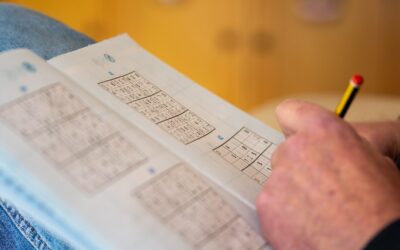 Rätselbücher für Senioren – unterhaltsames Gedächtnistraining im Alter
