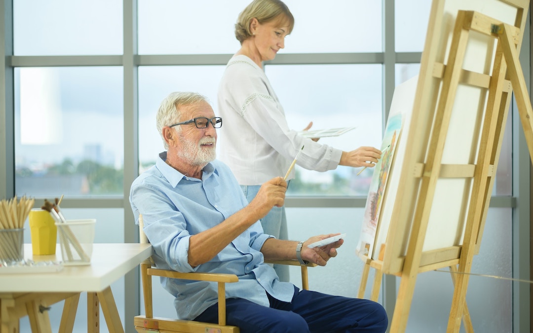 Basteln mit Senioren – kreative Ideen, Tipps & empfehlenswerte Bücher